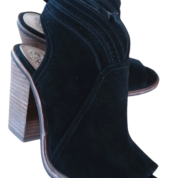 Vince Camuto Shoes - Make a offer😊 Vince Camuto ankle boot 5.5